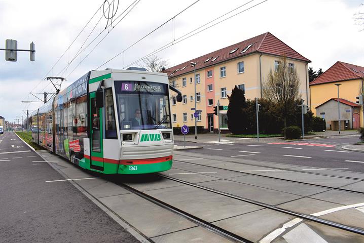 Seit 2018 fahren die MVB-Straßenbahnen über die Neubaustrecke an der Wiener Straße.
